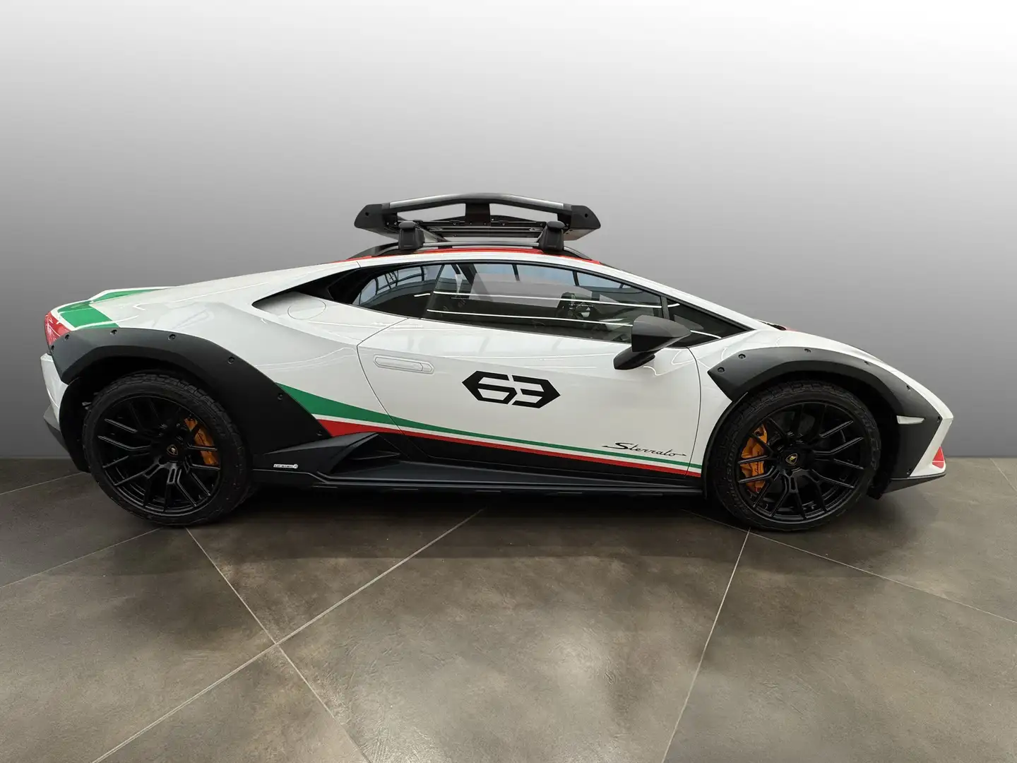 Lamborghini Huracán Sterrato MY24 | Lamborghini Nürnberg Bianco - 2
