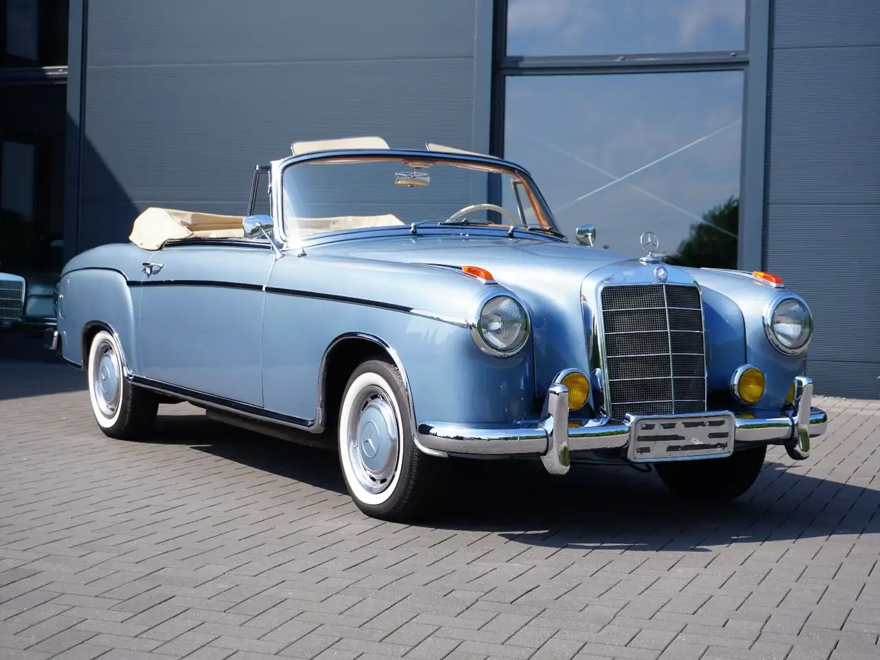 Mercedes-Benz 220 S W 180 Ponton Cabriolet, foto 2