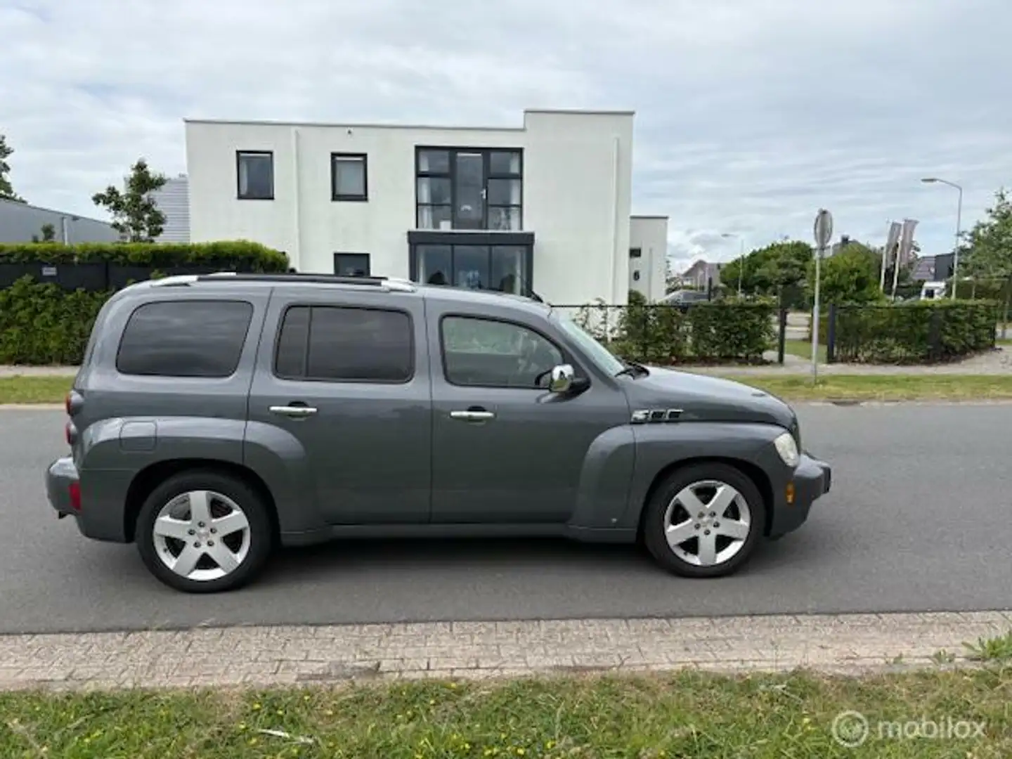 Chevrolet HHR 2.4 LT automaat , leder , navi ! Grijs - 1