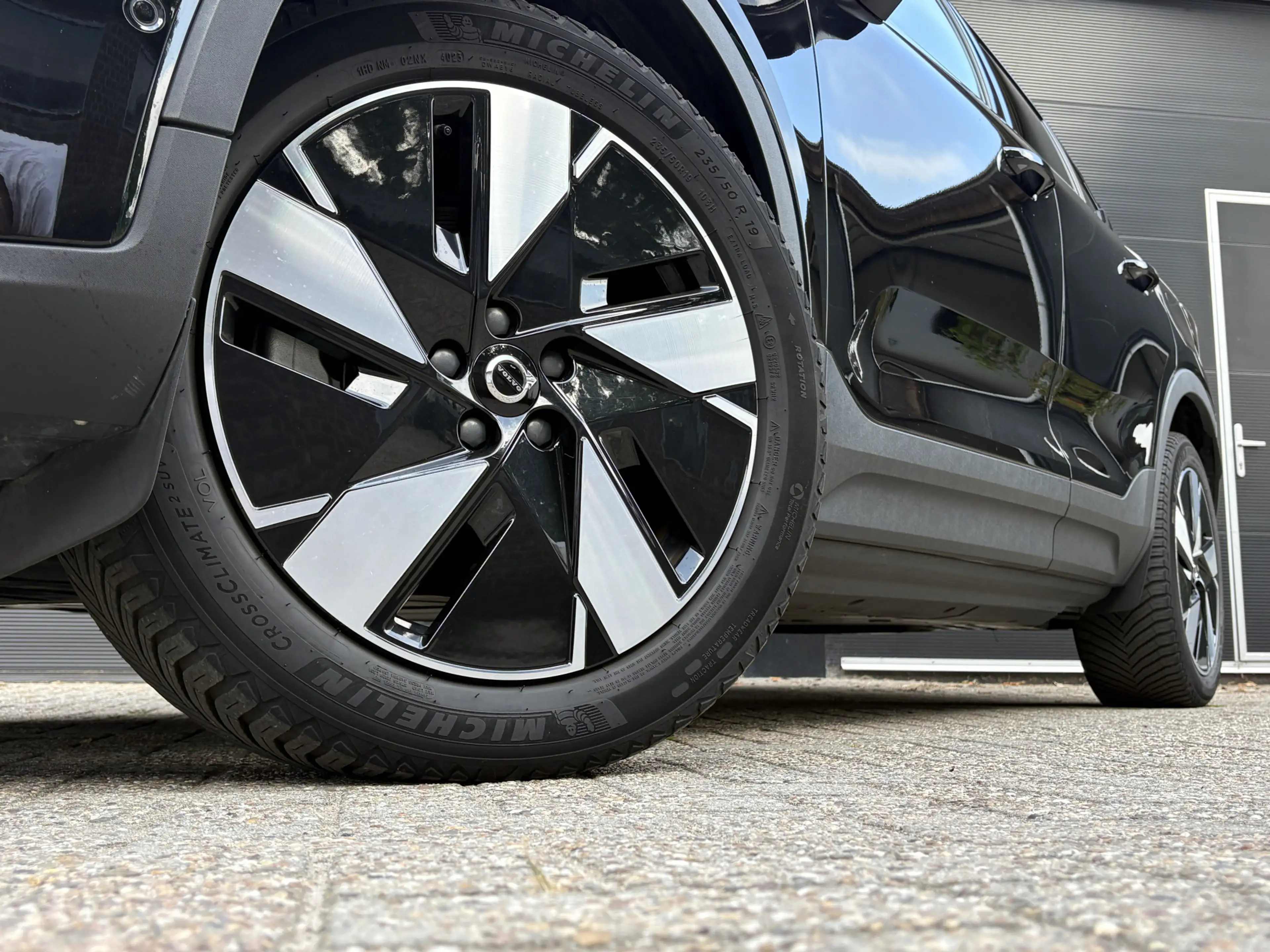 Volvo C40 Single Motor Extended Range Ultimate 82 kWh — photo 30