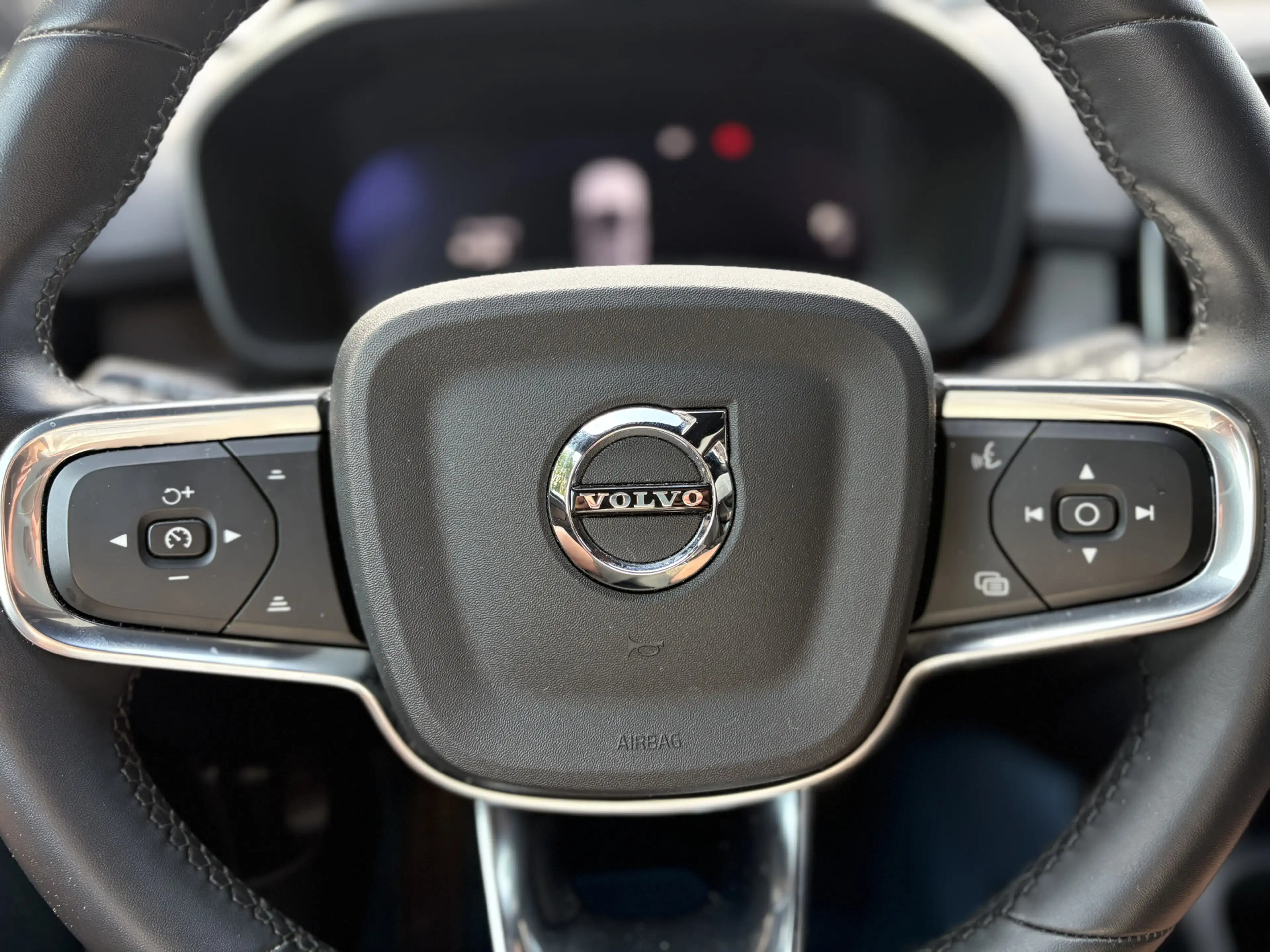 Volvo C40 Single Motor Extended Range Ultimate 82 kWh — photo 13