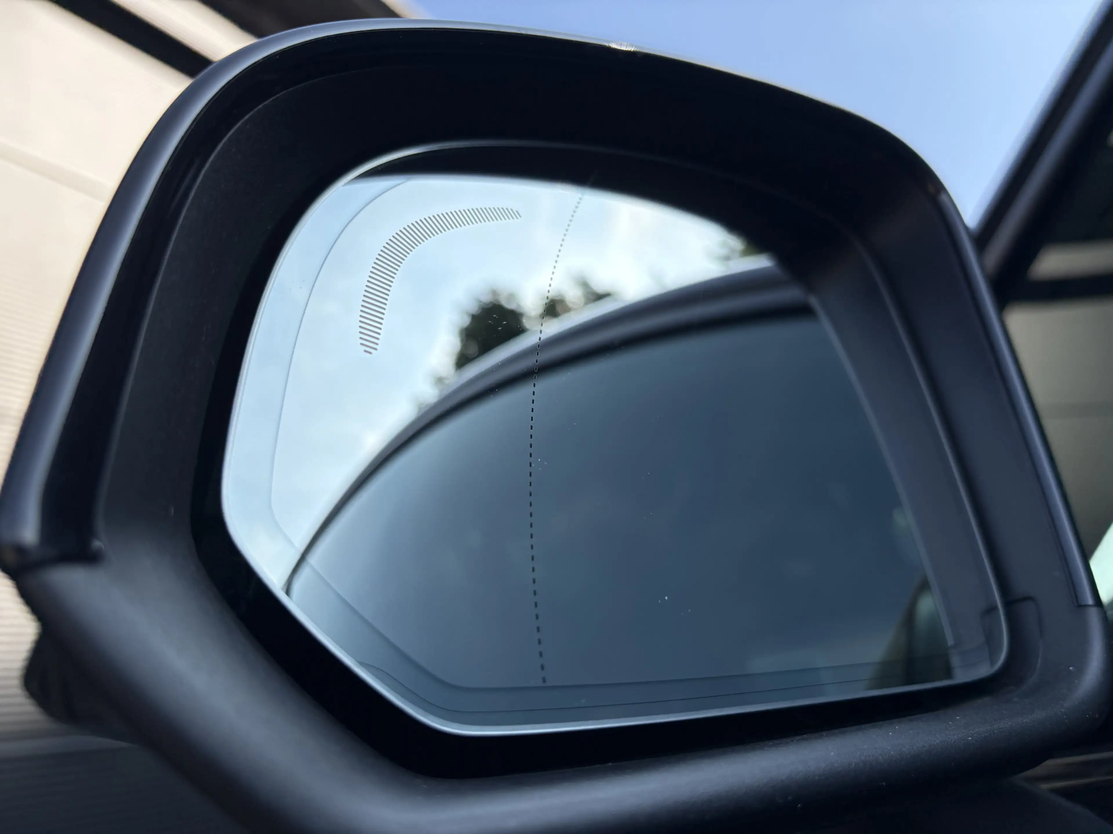 Volvo C40 Single Motor Extended Range Ultimate 82 kWh — photo 11