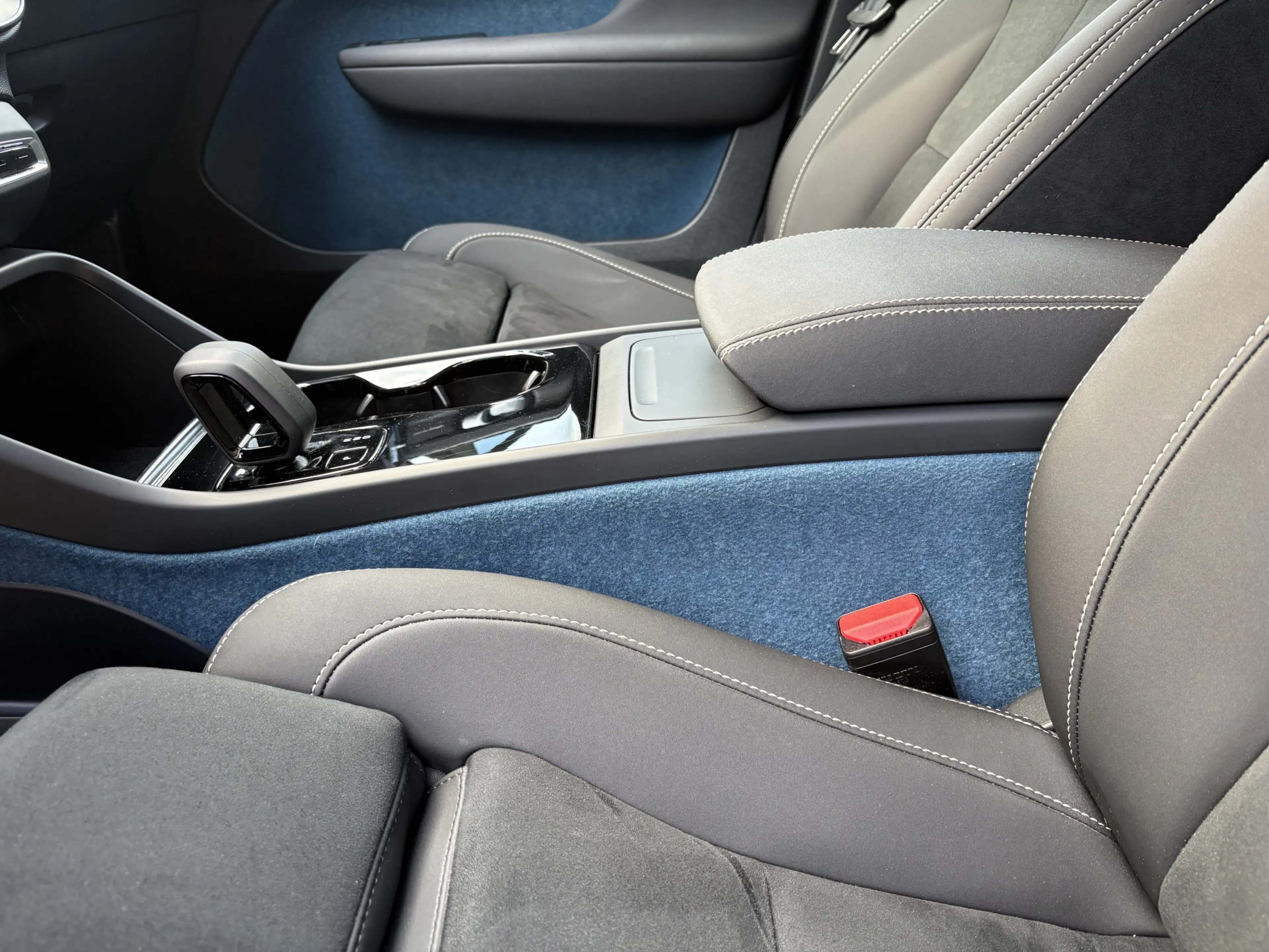 Volvo C40 Single Motor Extended Range Ultimate 82 kWh — photo 8