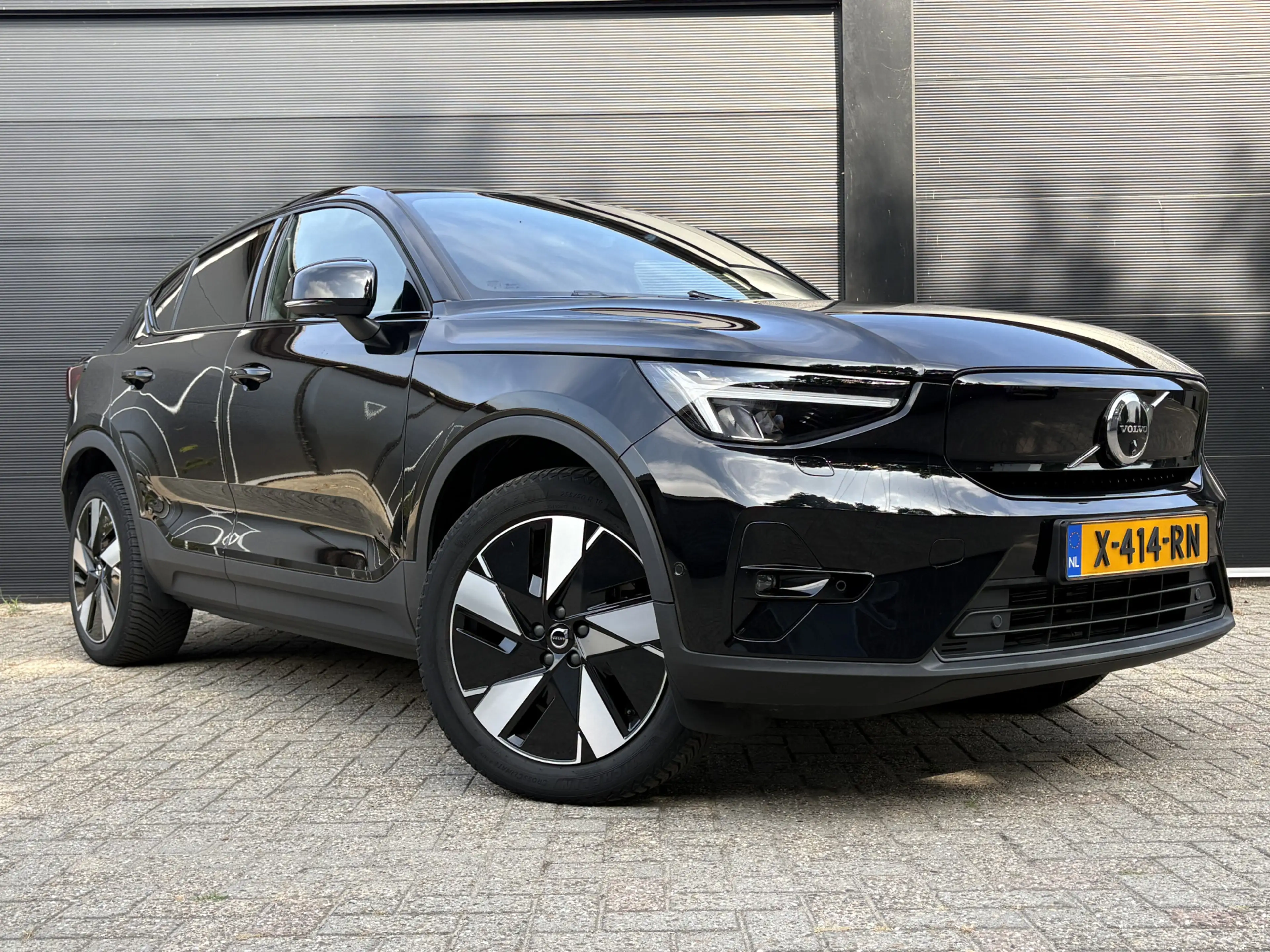Volvo C40 Single Motor Extended Range Ultimate 82 kWh — photo 4