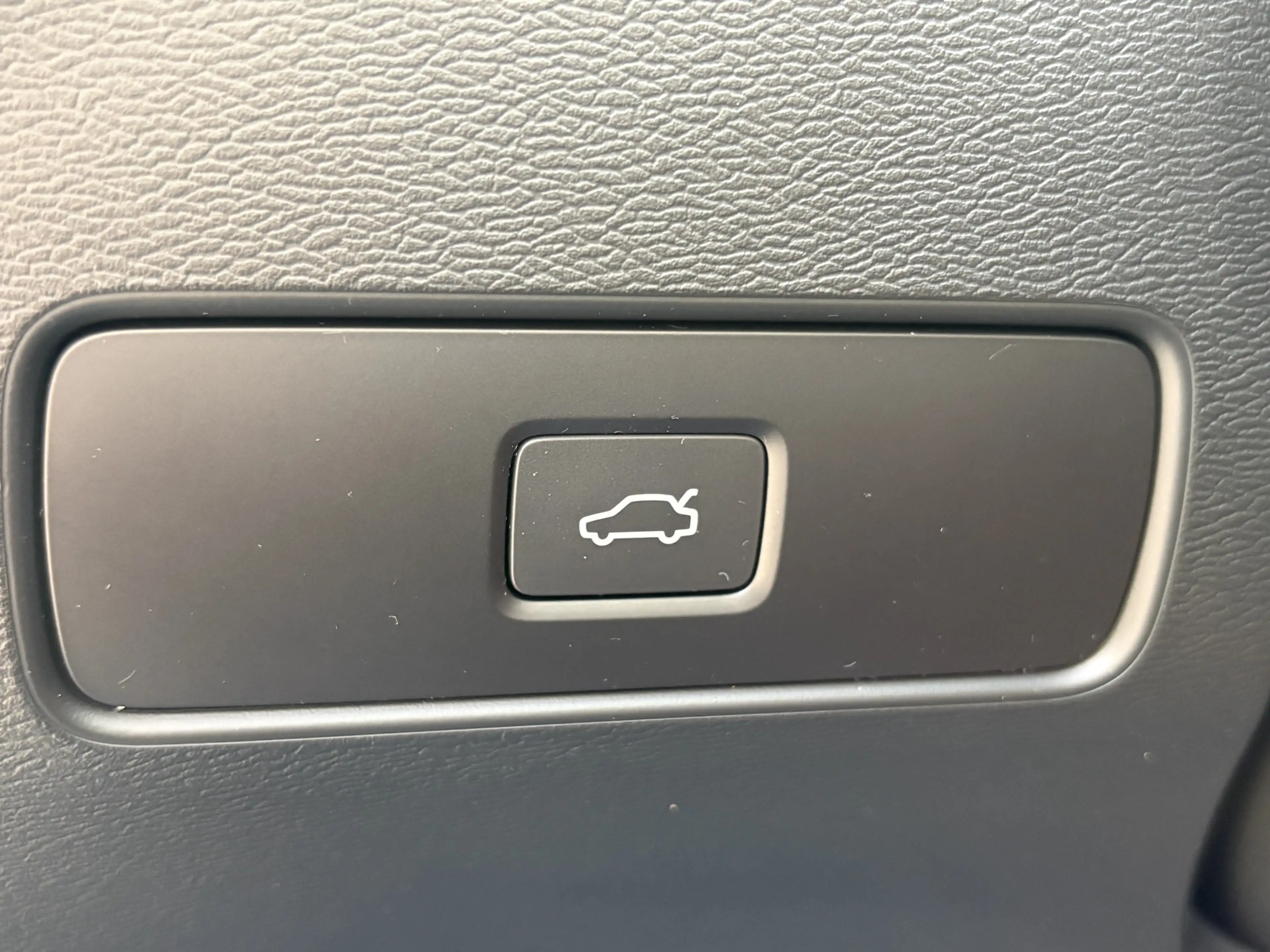 Volvo C40 Single Motor Extended Range Ultimate 82 kWh — photo 27