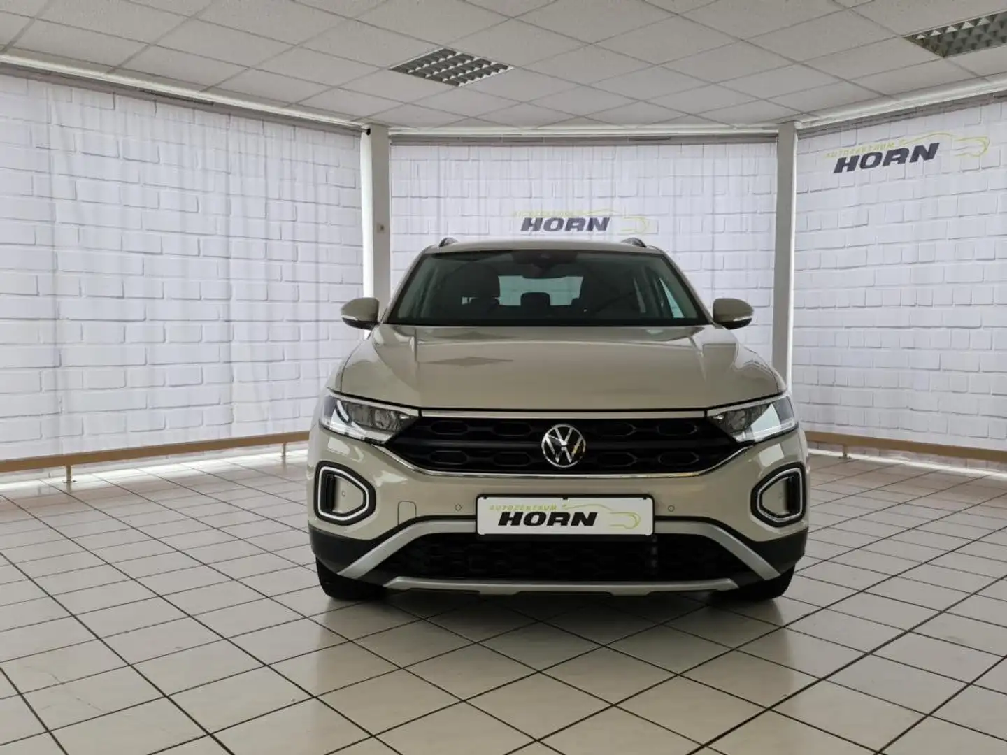 Volkswagen T-Roc Life,1.Hand,unfallfrei,Navi,AHK, HU neu,Scheckheft Grau - 2