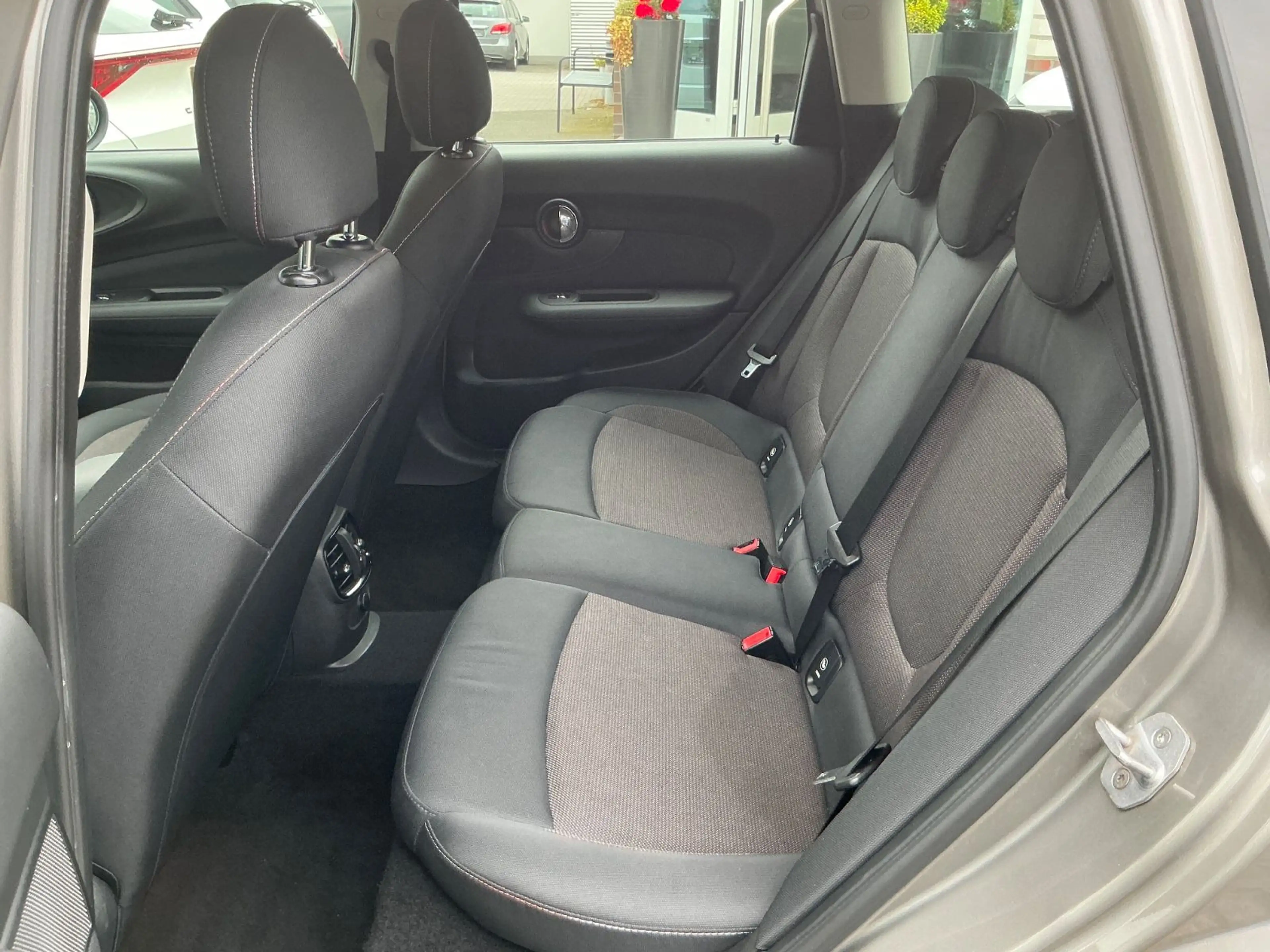 MINI One Clubman 1.5 SHZ BT PDC Tempomat — photo 14