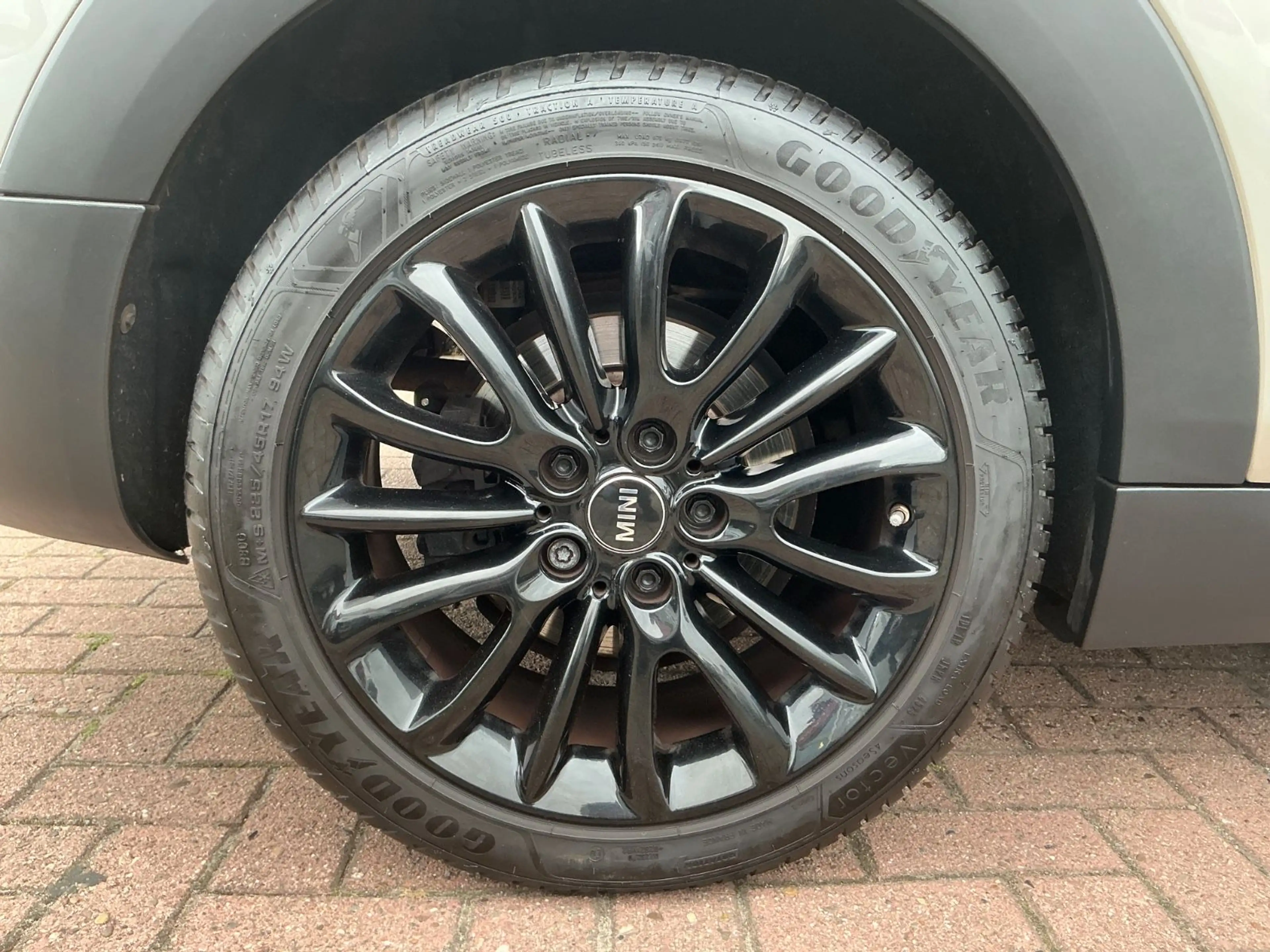 MINI One Clubman 1.5 SHZ BT PDC Tempomat — photo 9