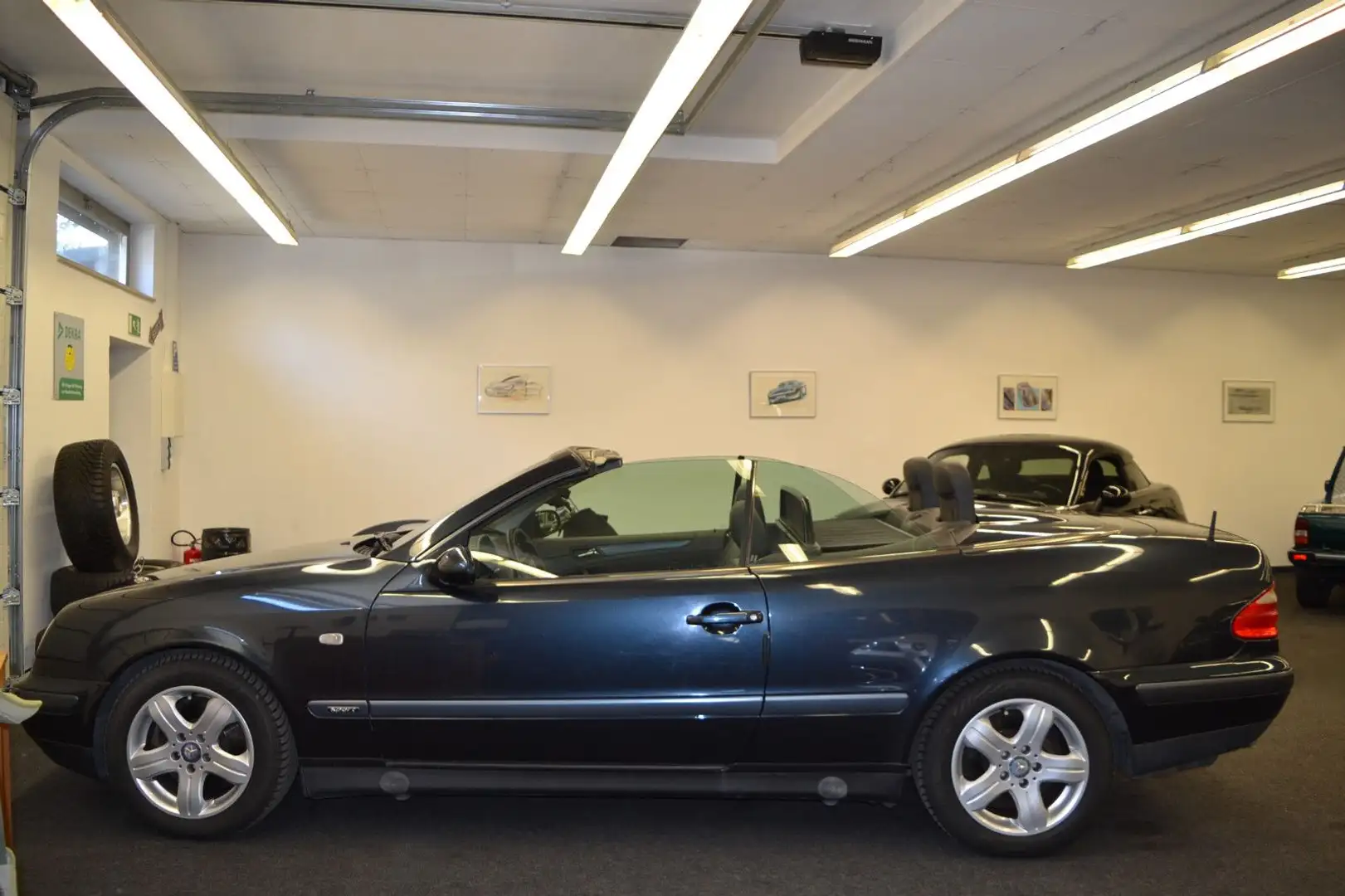 Mercedes-Benz CLK 230 KOMPRESSOR AVANTGARDE/SPORT Automatik - 2