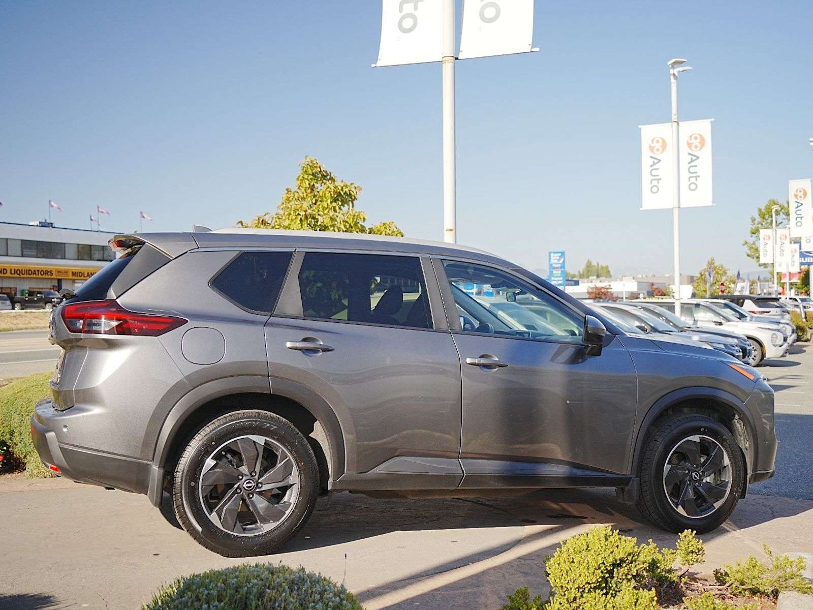 2026 Nissan Rogue SV | AWD | CLEAN CARFAX | BC LOCAL | PANOROOF — photo 5