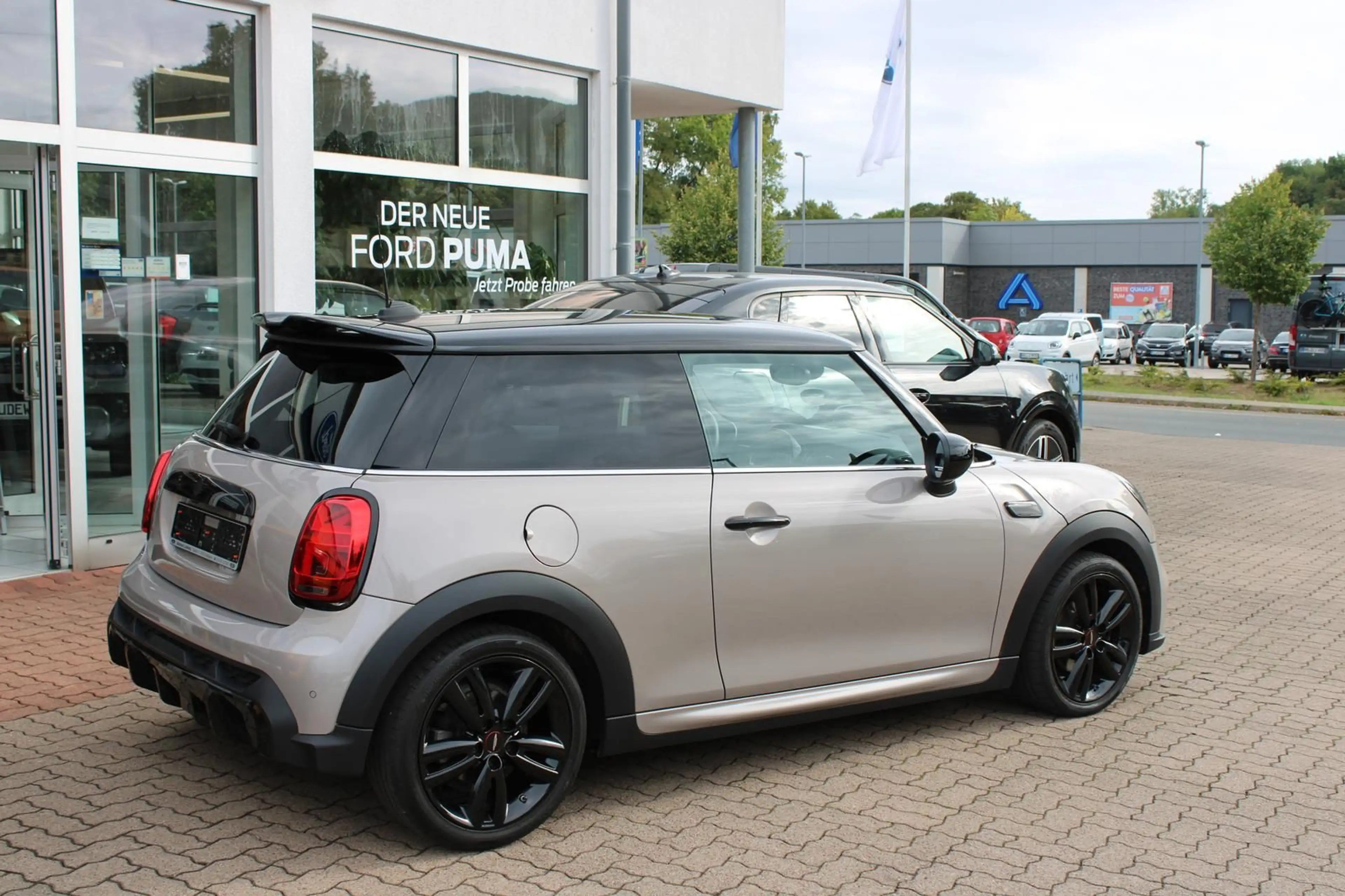 MINI John Cooper Works Trim Aut. LED NAVI Sitzheizung — photo 4