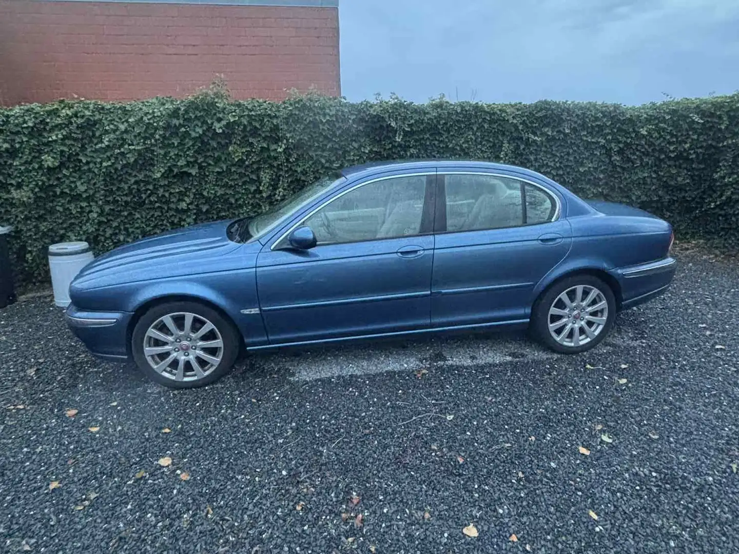 Jaguar X-Type X-Type 2.1i V6 24v Executive 2.0 Bleu - 2