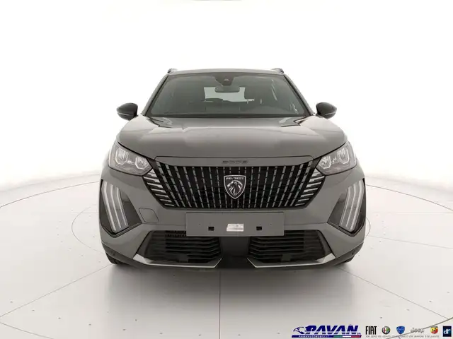 Peugeot 2008 view 2