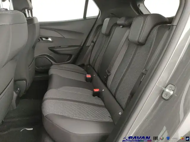 Peugeot 2008 view 11
