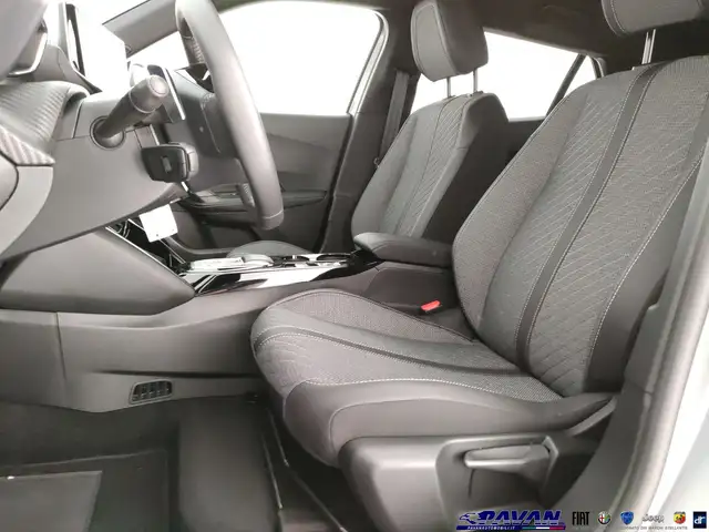 Peugeot 2008 view 9