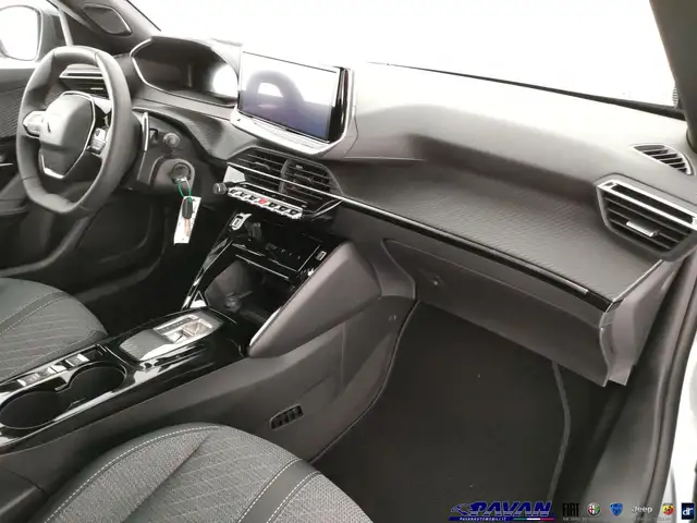 Peugeot 2008 view 7