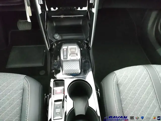 Peugeot 2008 view 14