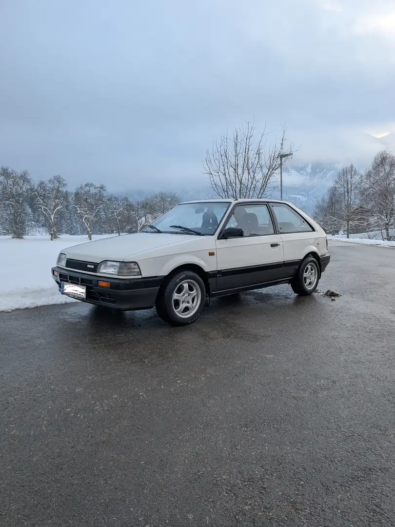 Mazda 323 323 1,6 Turbo 4 4WD Weiß - 2