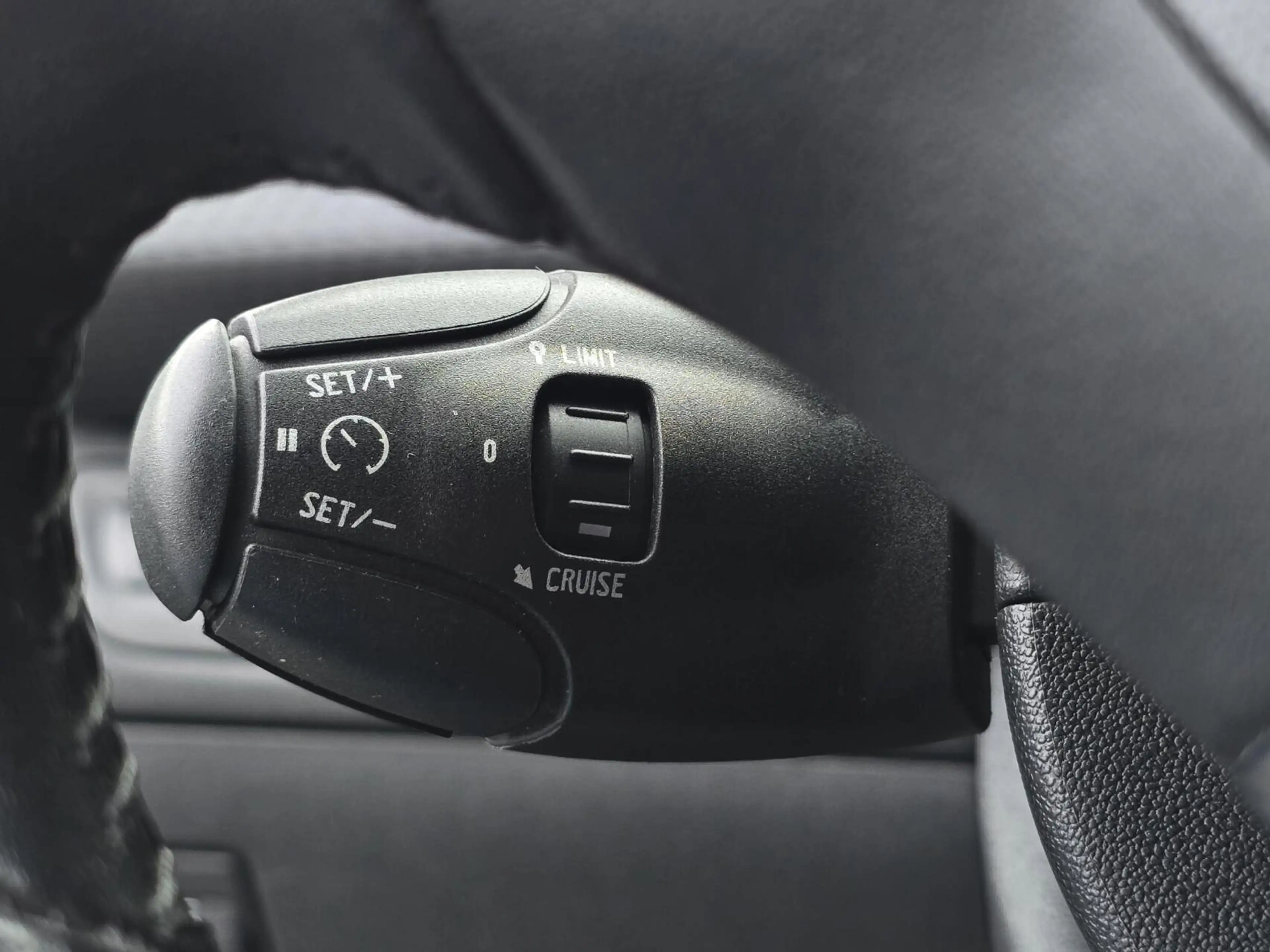 Peugeot 2008 1.2 PT Signature Carplay/Trekhaak/Distrib. vv — photo 11