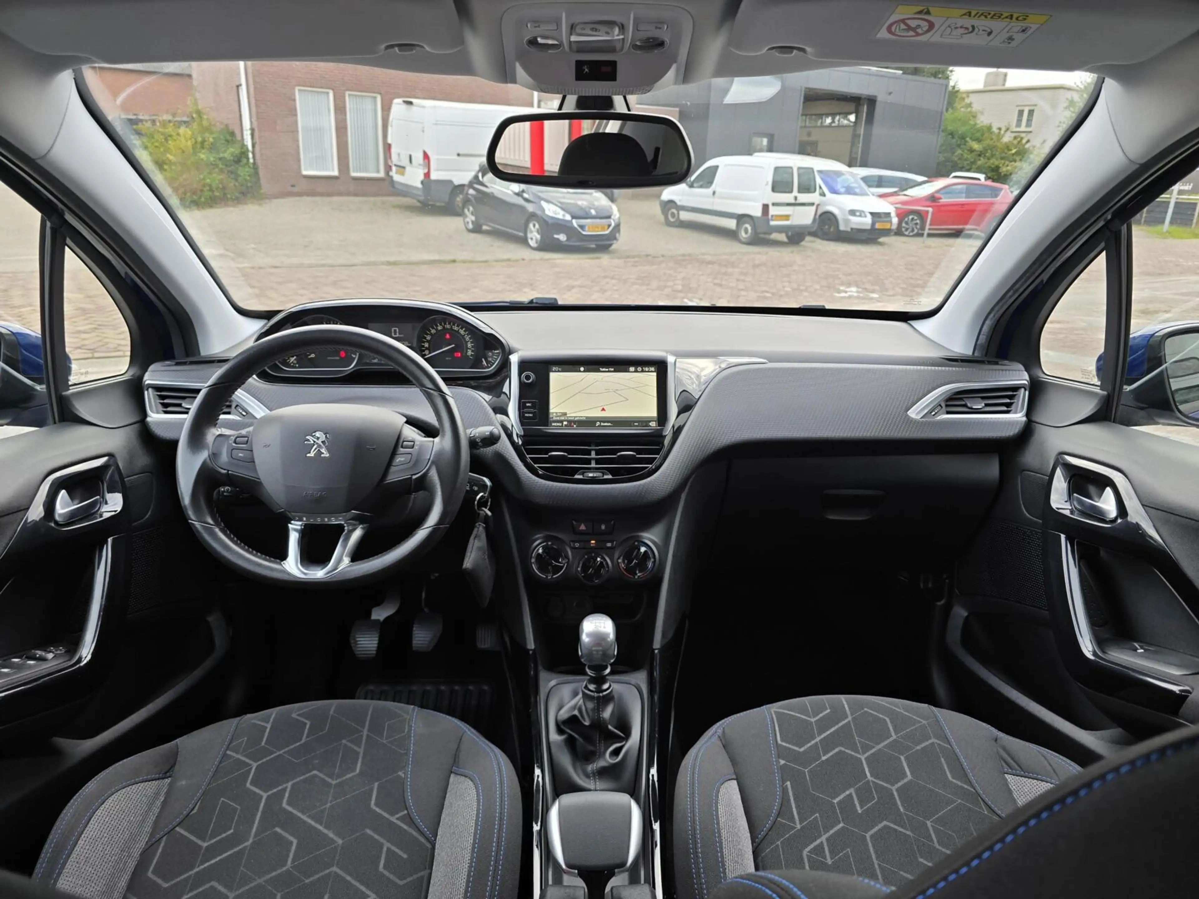 Peugeot 2008 1.2 PT Signature Carplay/Trekhaak/Distrib. vv — photo 3