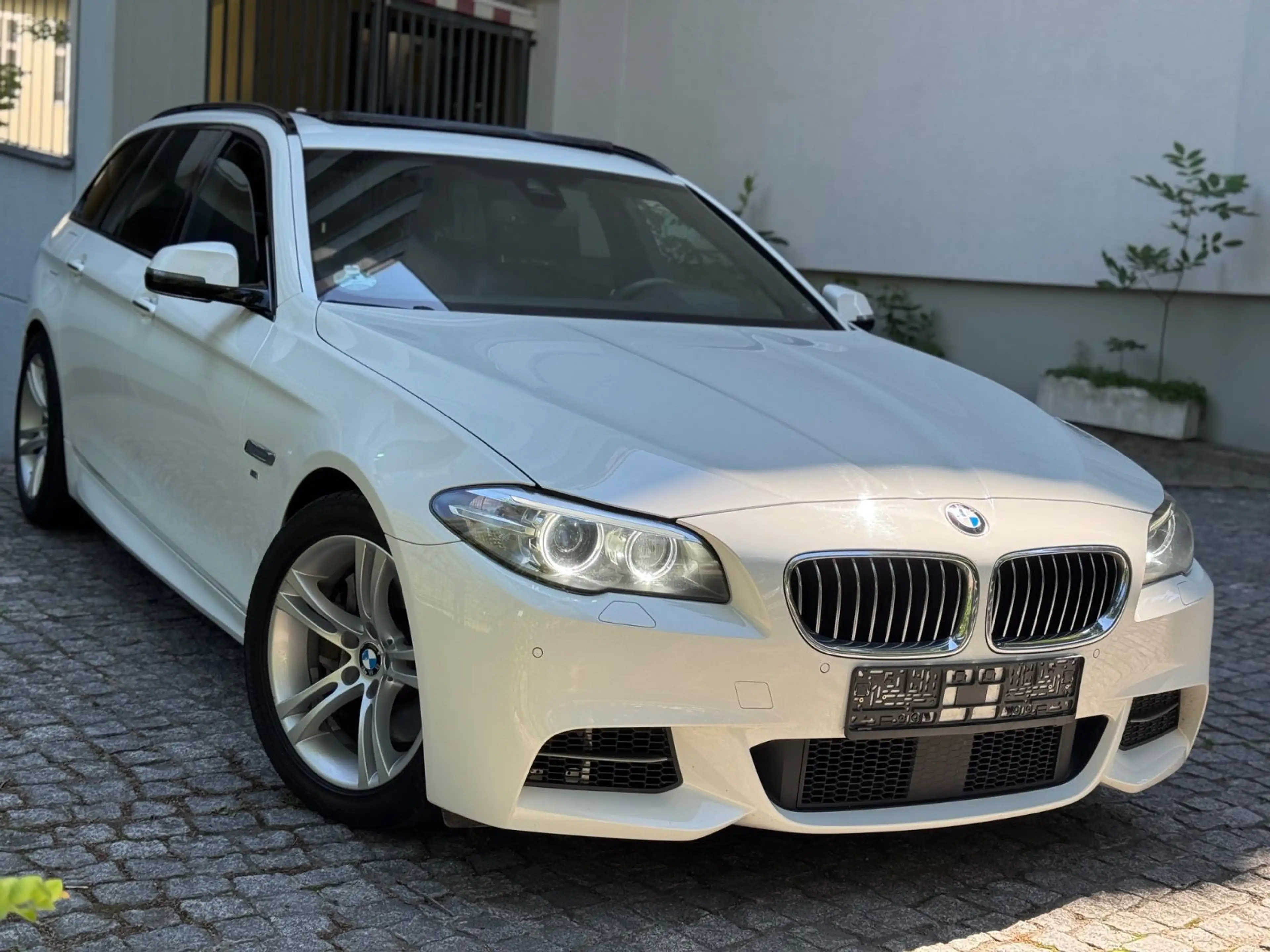 BMW 535 d Touring M-Paket/HUD/PANO/ACC/AHK/STANDHEIZ — photo 8