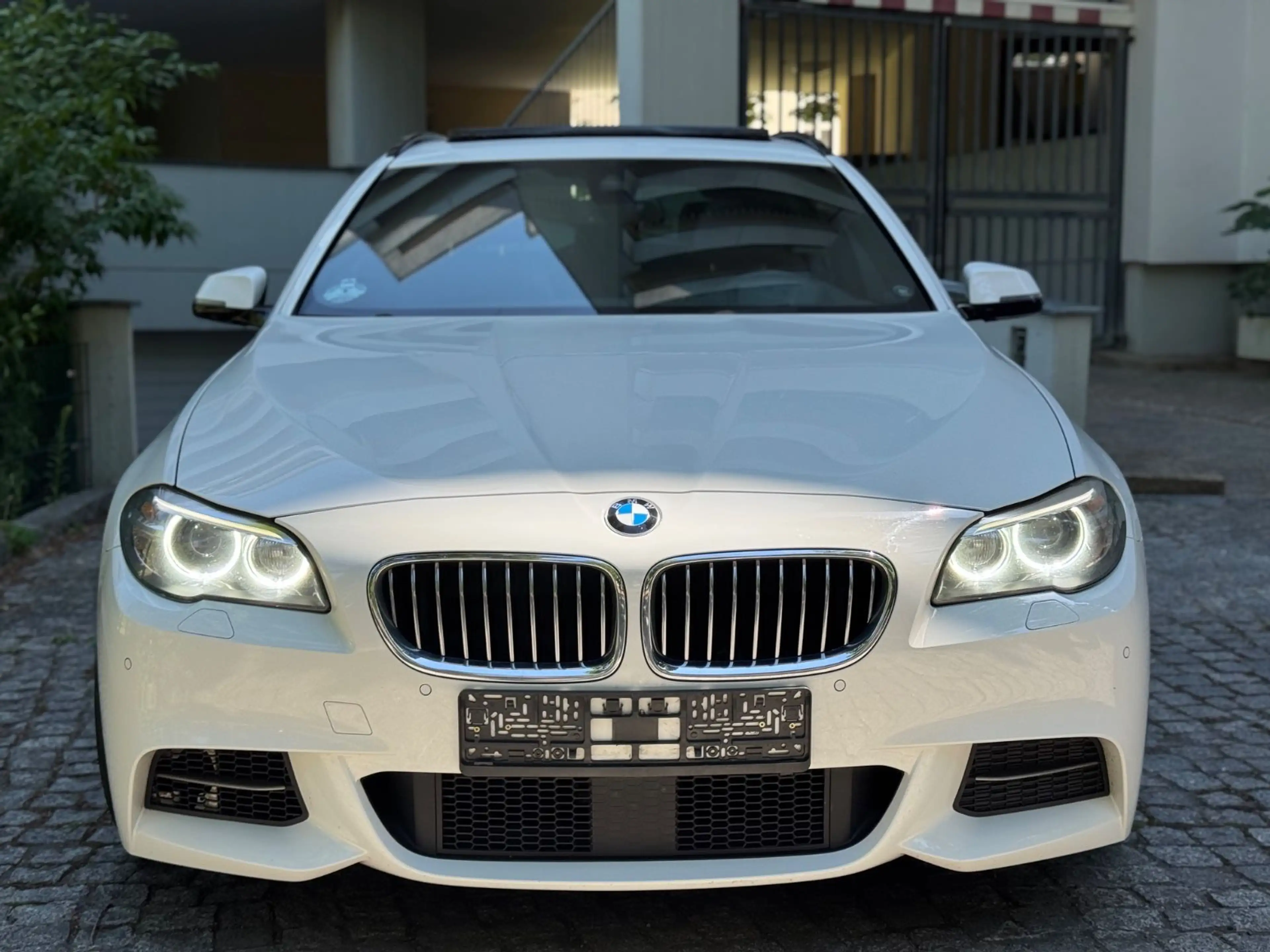 BMW 535 d Touring M-Paket/HUD/PANO/ACC/AHK/STANDHEIZ — photo 6