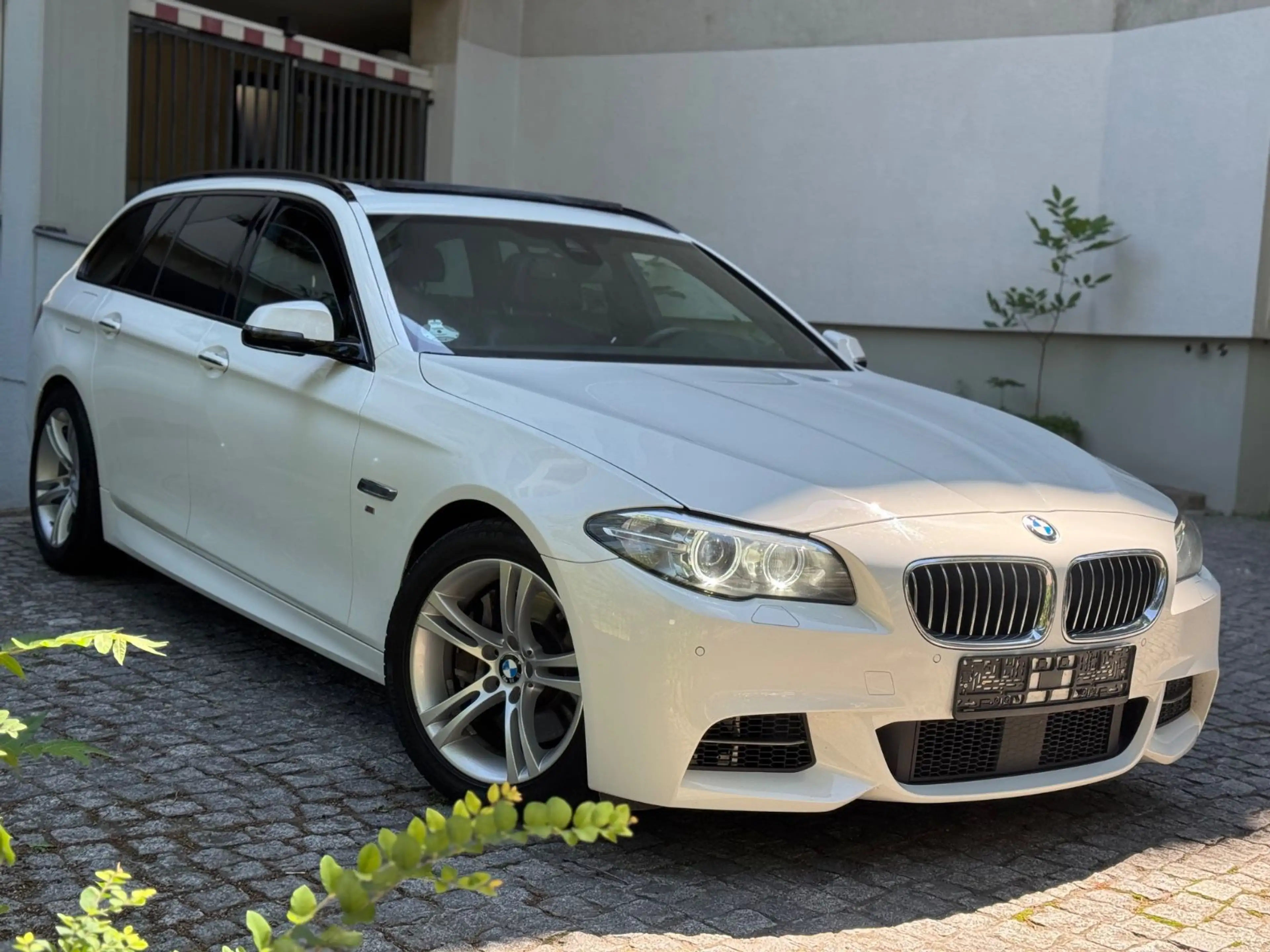 BMW 535 d Touring M-Paket/HUD/PANO/ACC/AHK/STANDHEIZ — photo 7