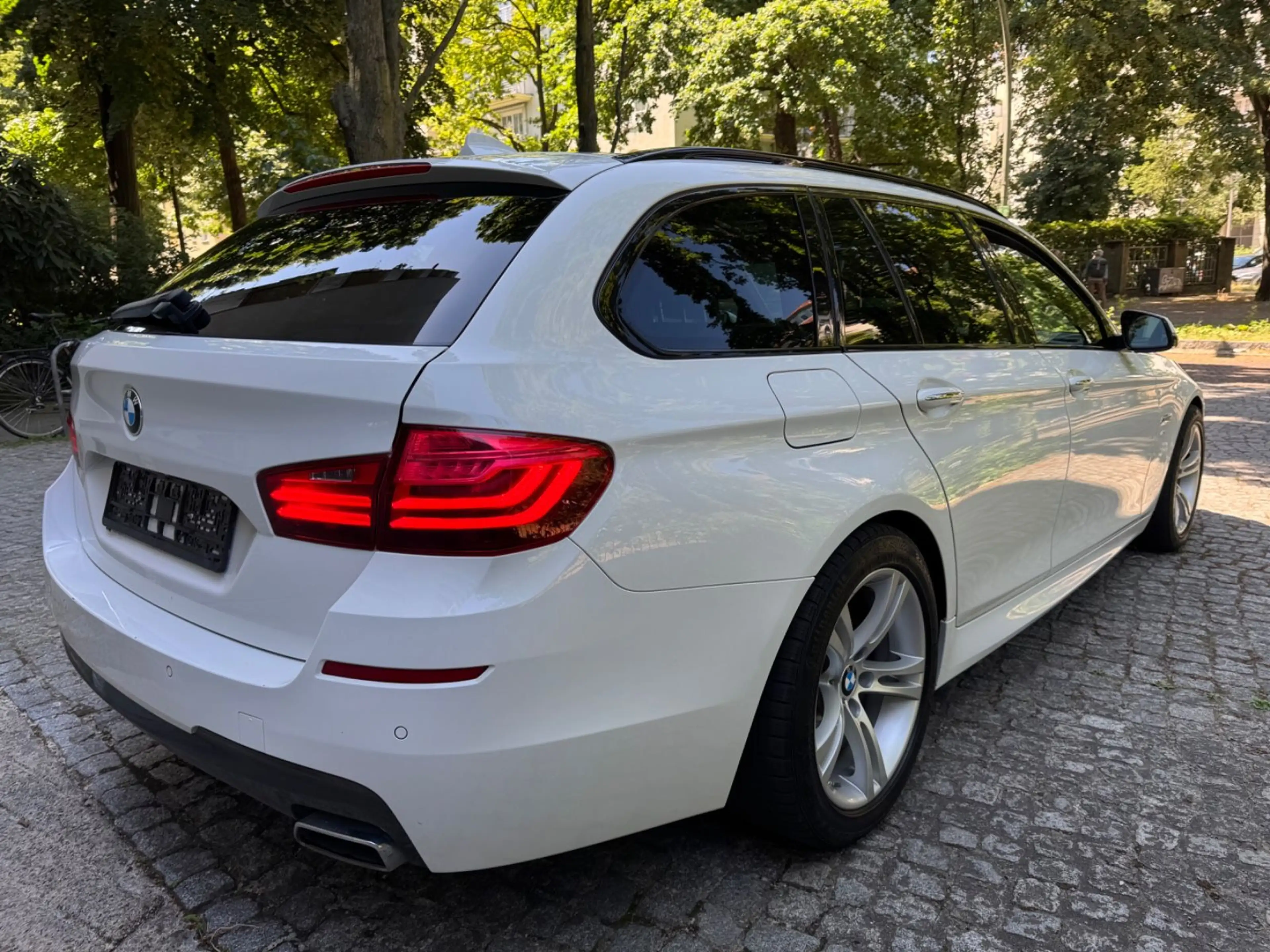 BMW 535 d Touring M-Paket/HUD/PANO/ACC/AHK/STANDHEIZ — photo 11