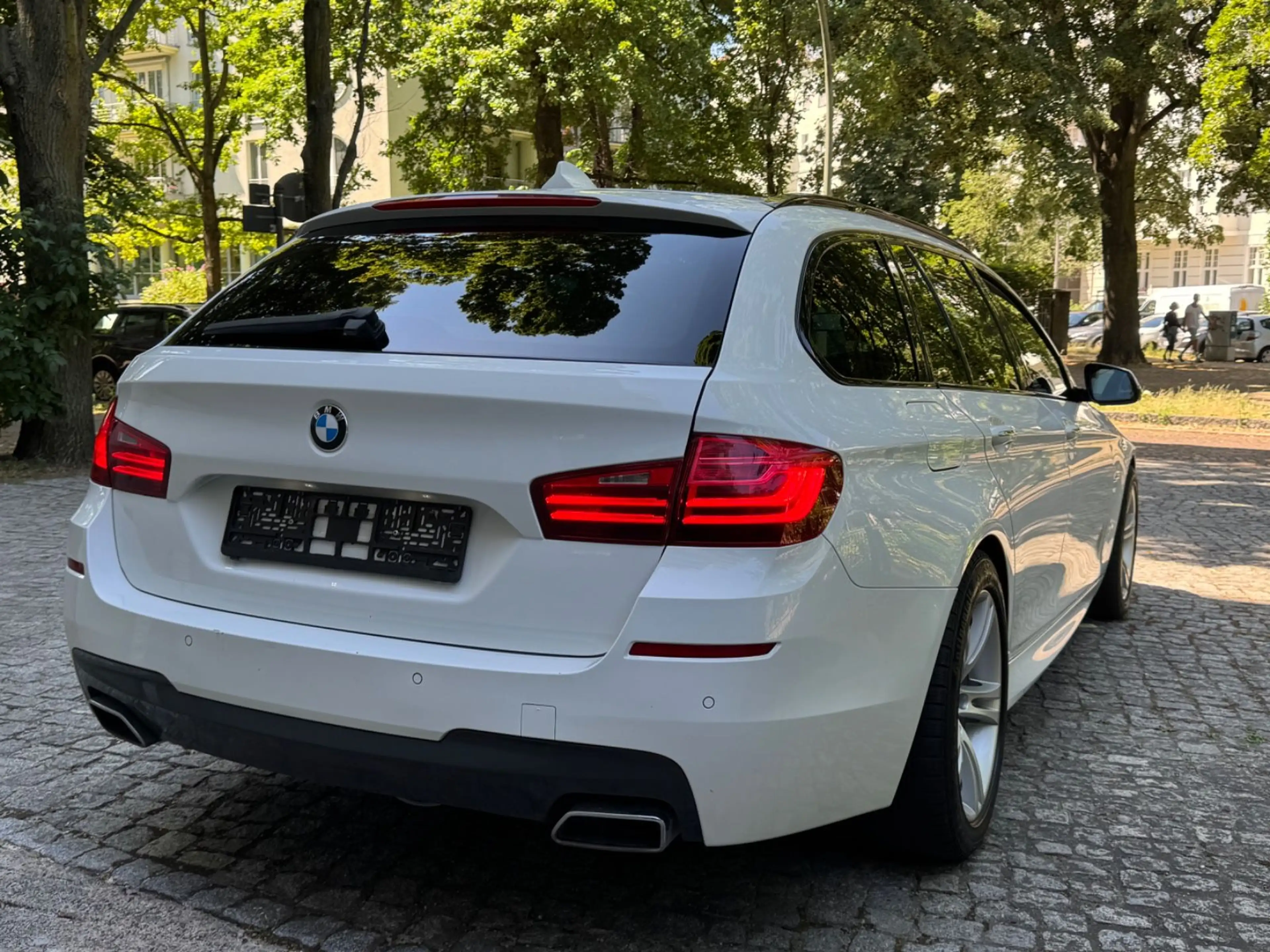 BMW 535 d Touring M-Paket/HUD/PANO/ACC/AHK/STANDHEIZ — photo 12