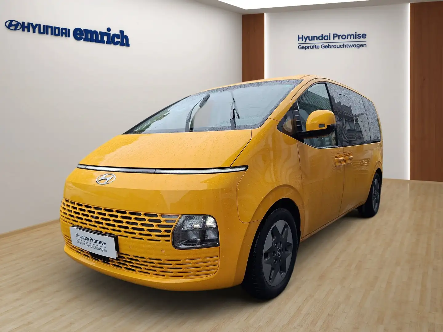 Hyundai STARIA STARIA DIESEL 2.2 CRDi Allrad Prime Jaune - 1