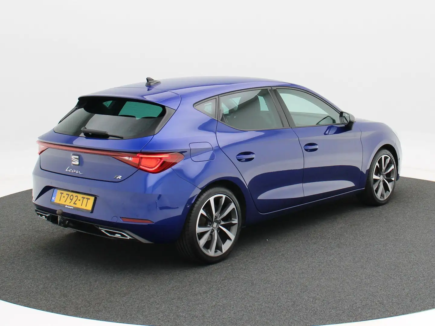 SEAT Leon 1.5 TSi FR 150 Pk Automaat | Trekhaak | Stuur en S Blauw - 2