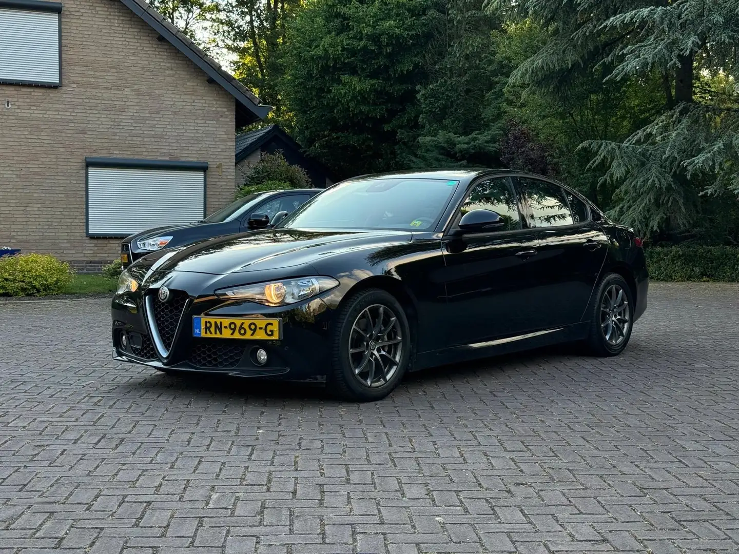 Alfa Romeo Giulia Giulia 2.2 Super Zwart - 1