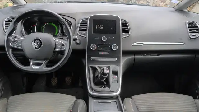 Renault Scenic view 11