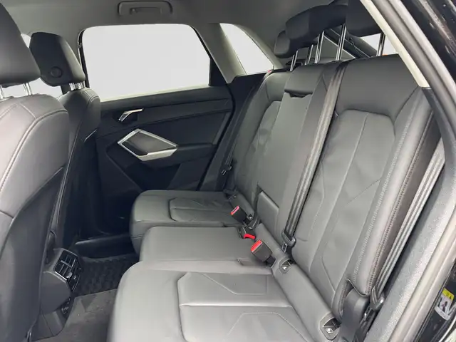Audi Q3 view 17
