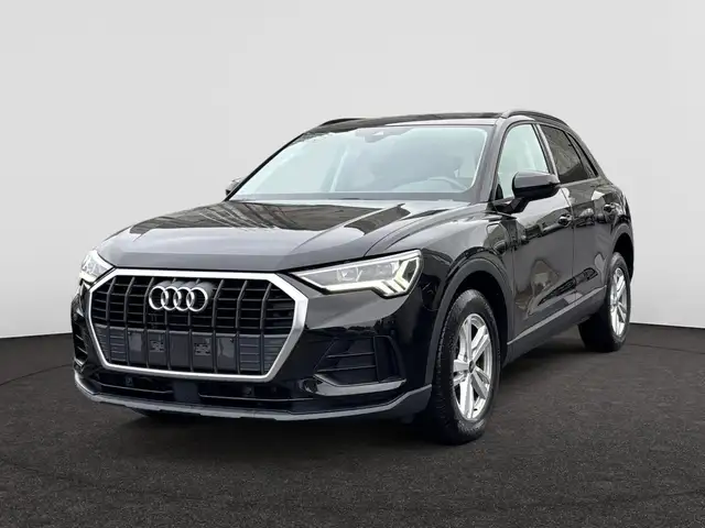 Audi Q3 main image