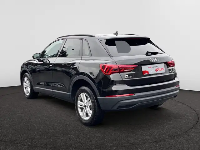 Audi Q3 view 2