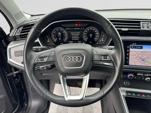Audi Q3 view 14