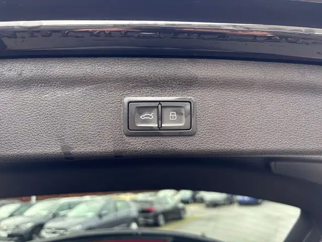 Audi Q3 view 20