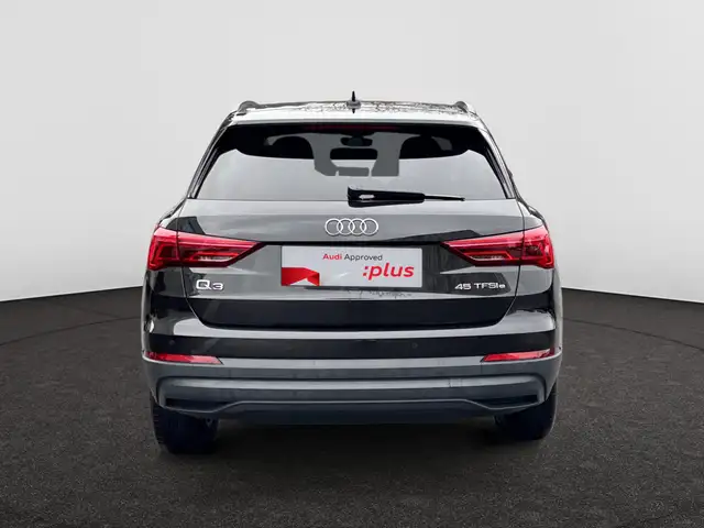 Audi Q3 view 6