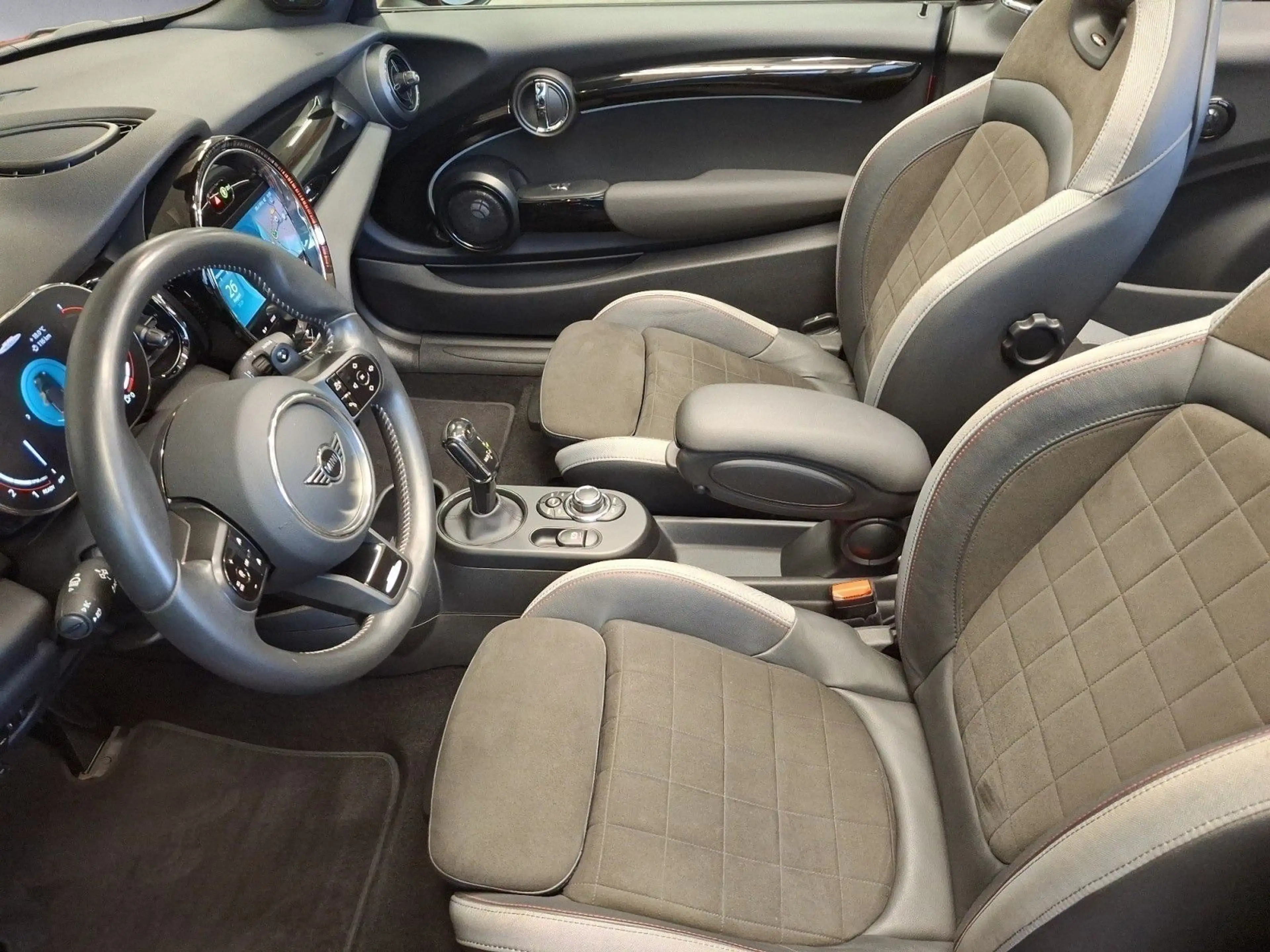 MINI John Cooper Works Cabrio JCW Trim Steptronic Nav — photo 9