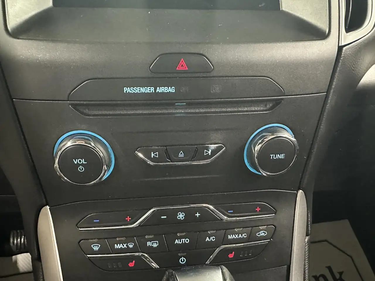 Ford Edge photo Ford Edge