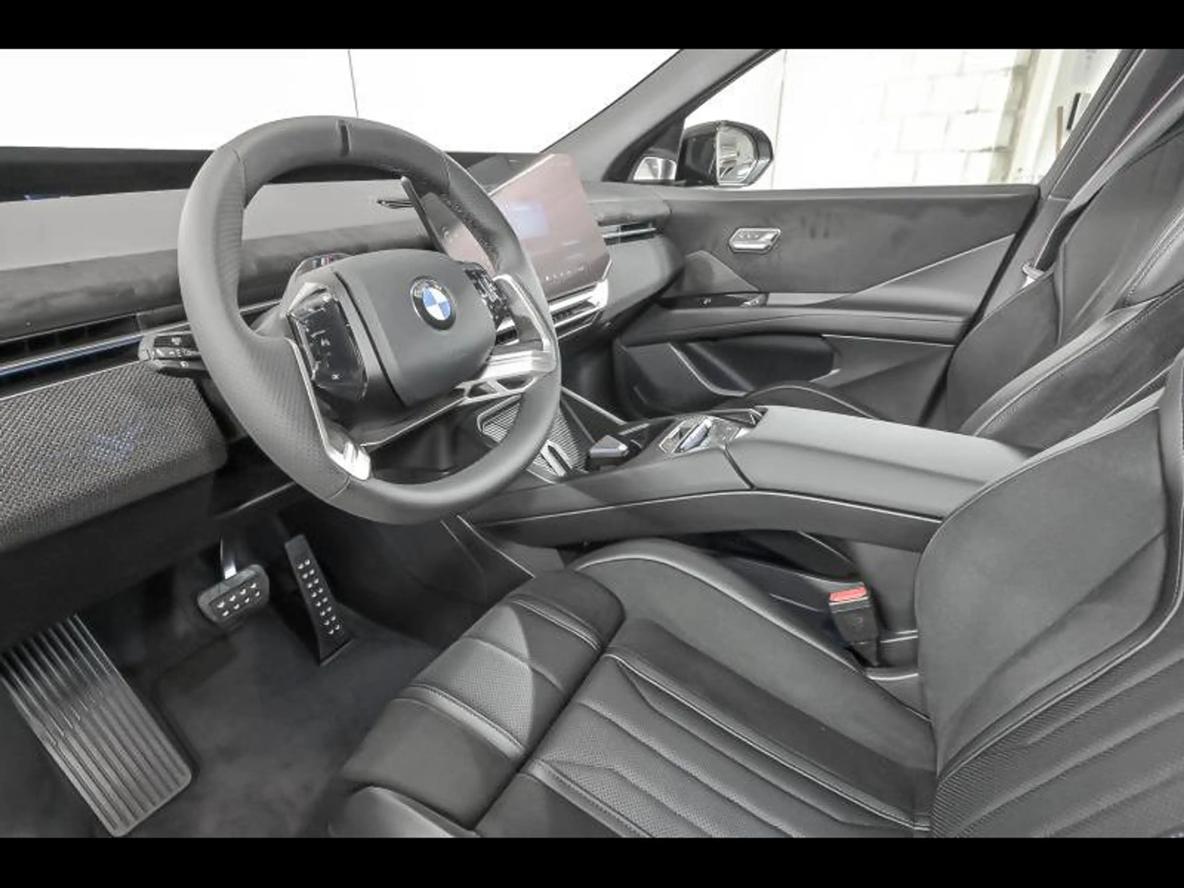 BMW iX3 50 xDrive M Sport Pro — photo 6