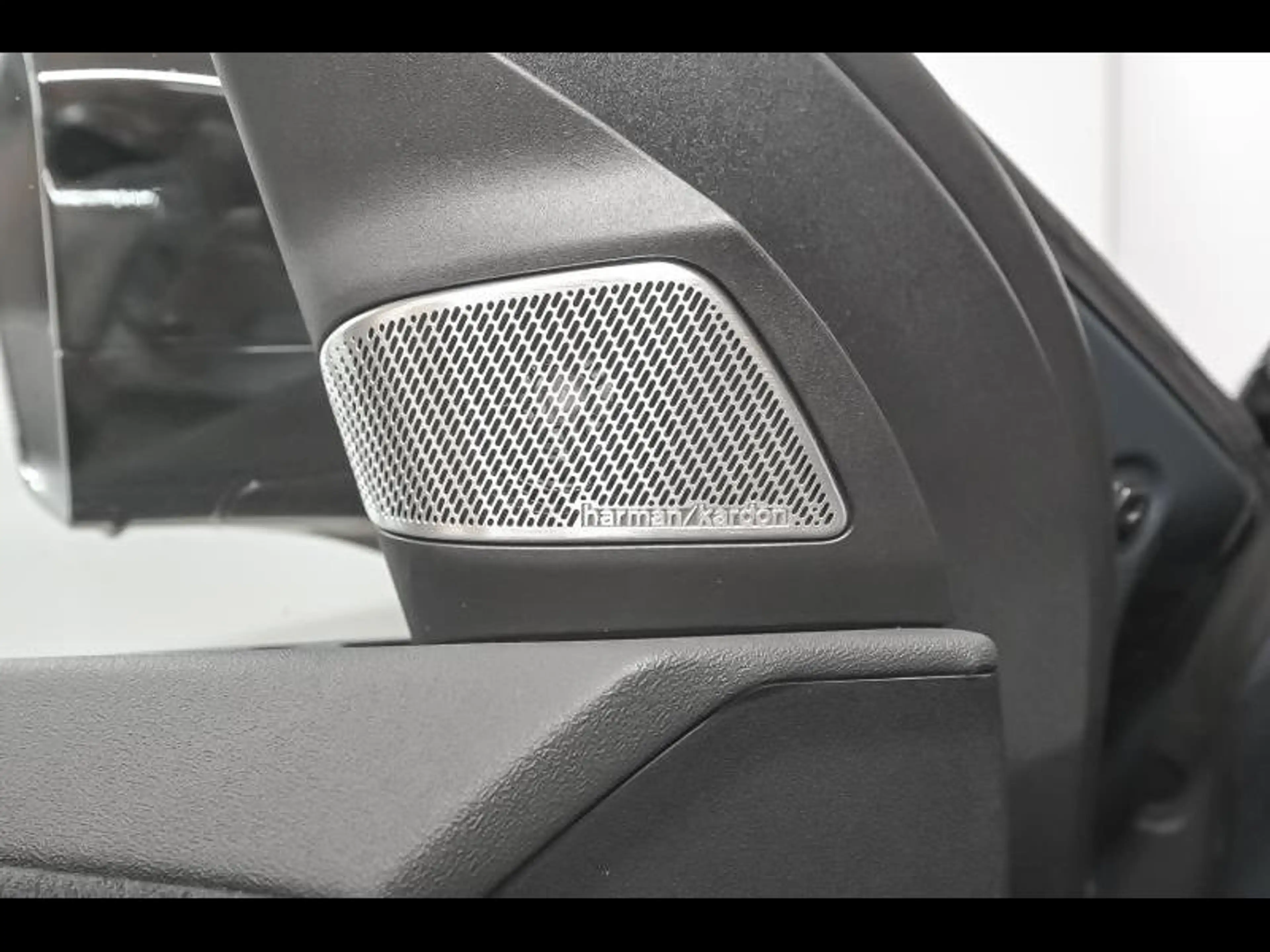 BMW iX3 50 xDrive M Sport Pro — photo 15
