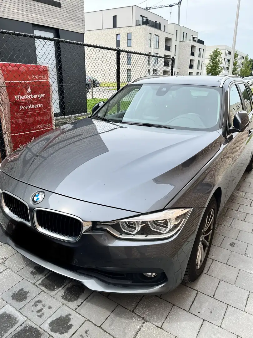 BMW 318 318i Touring - 1