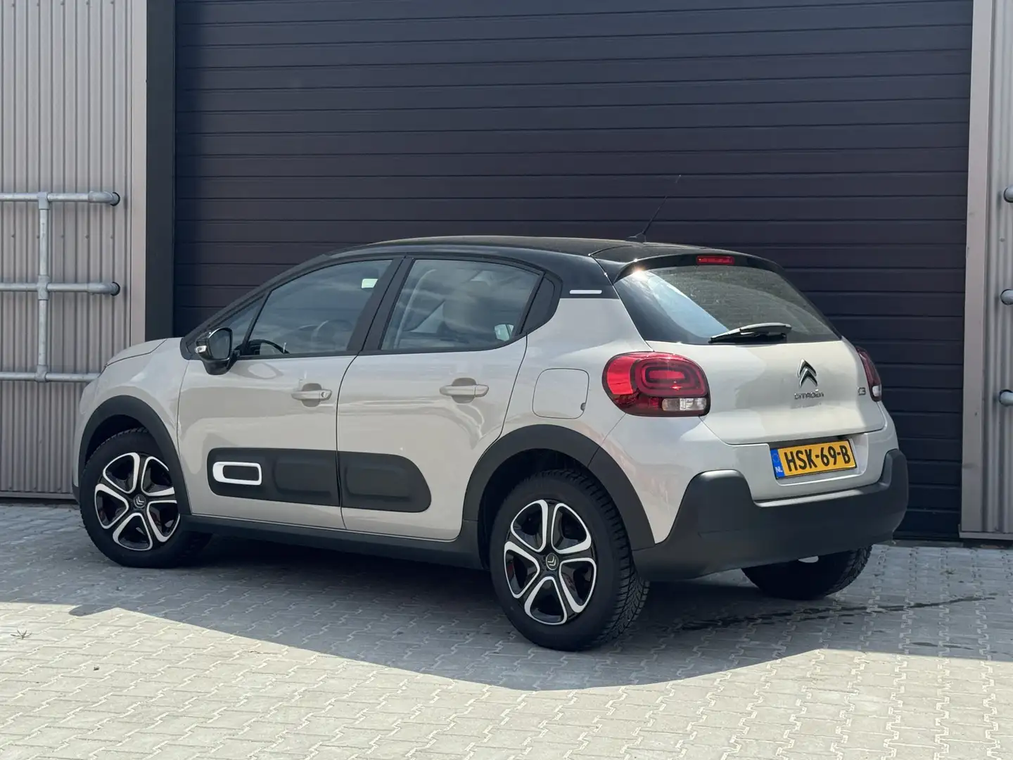 Citroen C3 1.2 PureTech Shine Prijs Inclusief Onderhoud & 12 Gris - 2