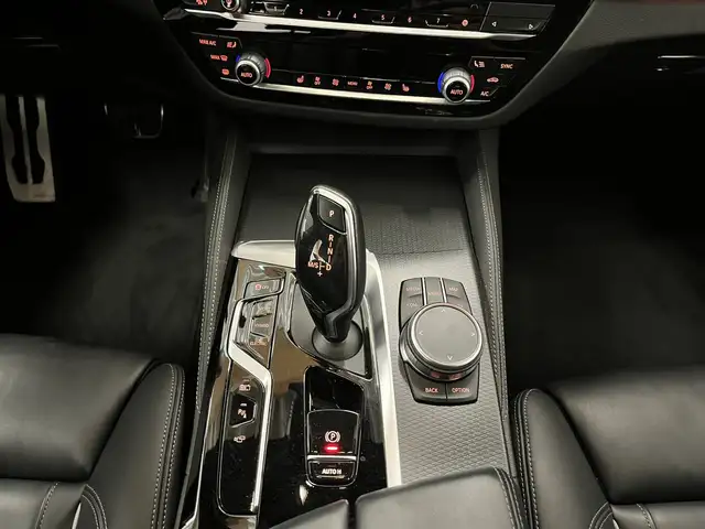 BMW 5 Series view 13