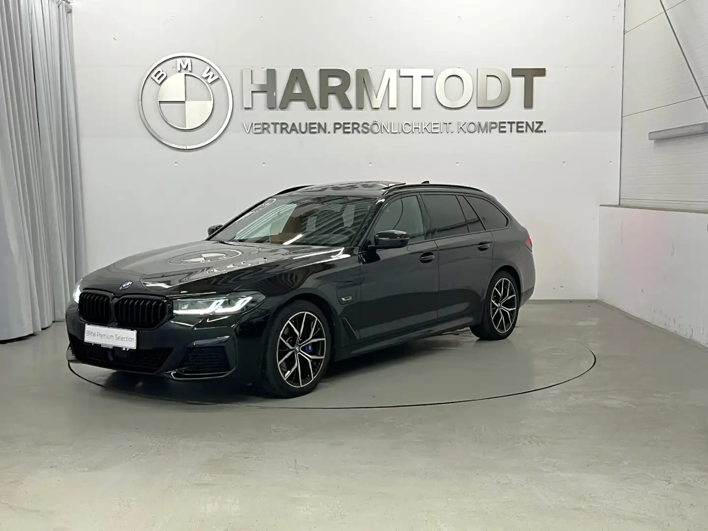 BMW 530 e xDrive *M-Sport PRO / Innovationspaket / AHV* Schwarz - 2