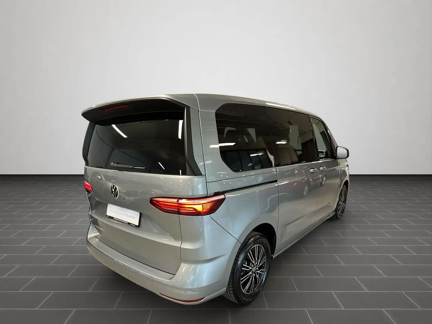 Volkswagen T7 Multivan 2.0 TDI DSG, 7-Sitzer, Navi, Sitzh., Silber - 2