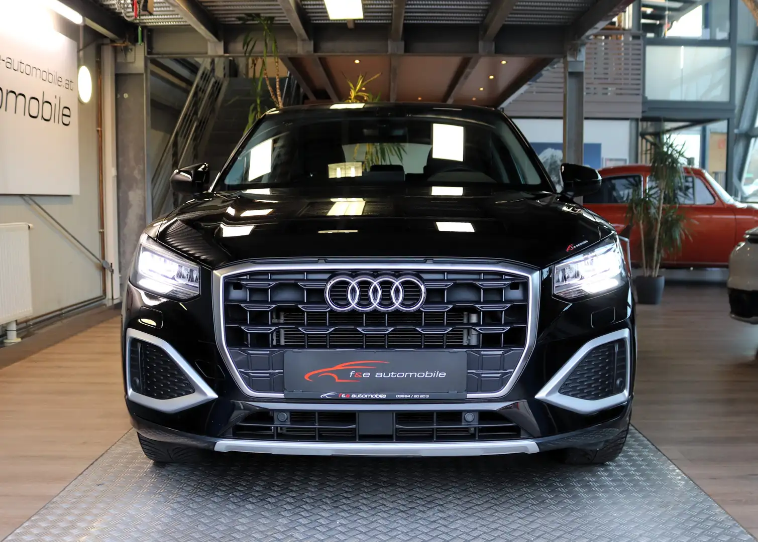 Audi Q2 30 TFSI advanced Schwarz - 2