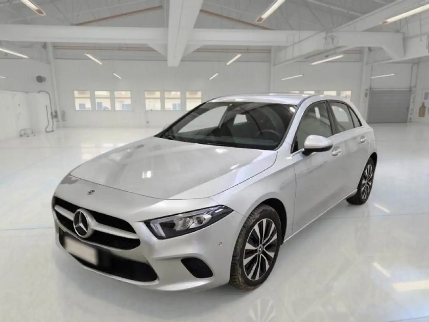 Mercedes-Benz A 250 e hybrid EQ Business IN ARRIVO Argento - 1